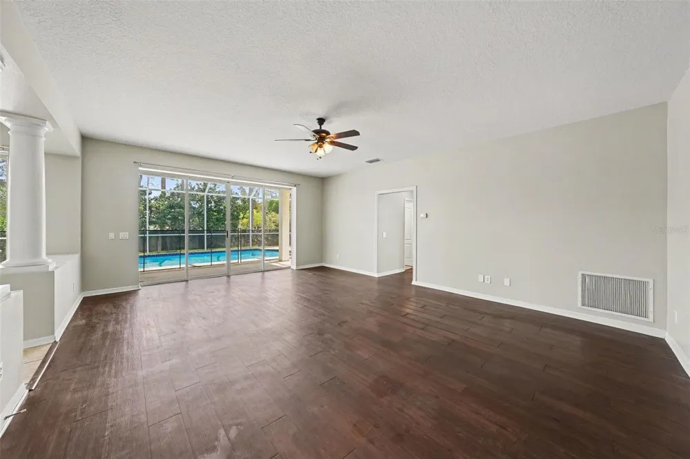 6112 CEZANNE AVENUE Lutz, FL 33558