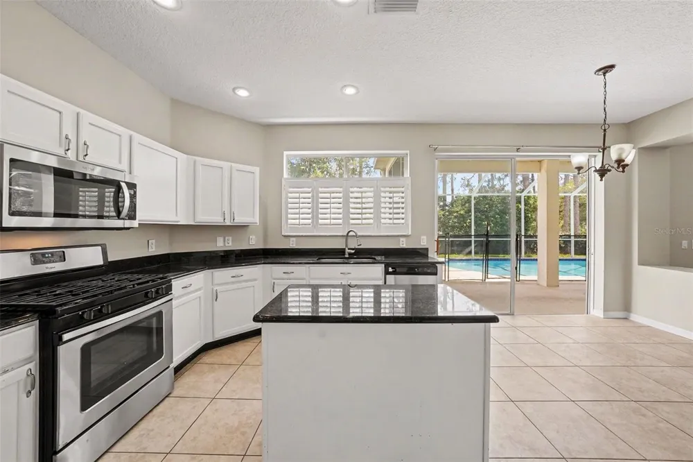 6112 CEZANNE AVENUE Lutz, FL 33558