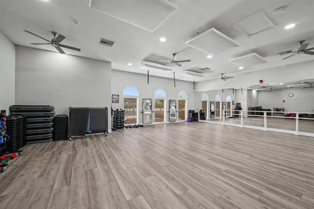 6112 CEZANNE AVENUE Lutz, FL 33558