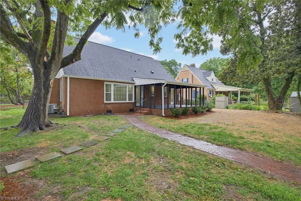 505 Salisbury Street Kernersville, NC 27284