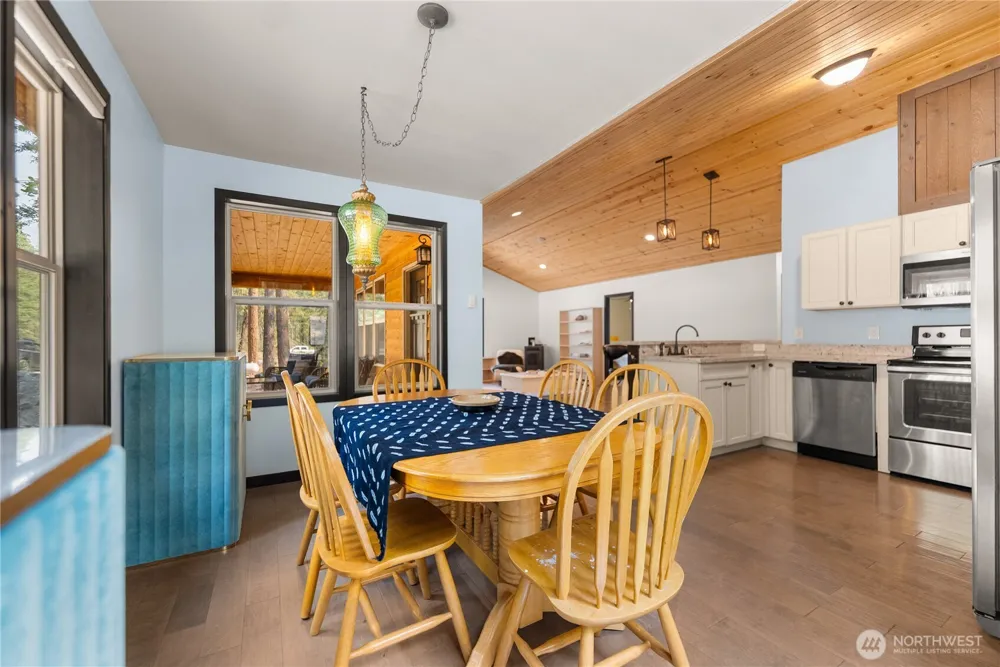 21 Liberty Lane Mazama, WA 98833