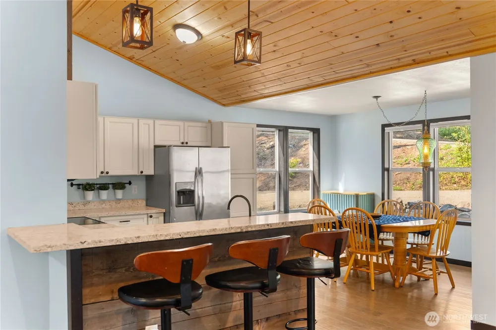 21 Liberty Lane Mazama, WA 98833