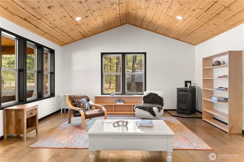21 Liberty Lane Mazama, WA 98833