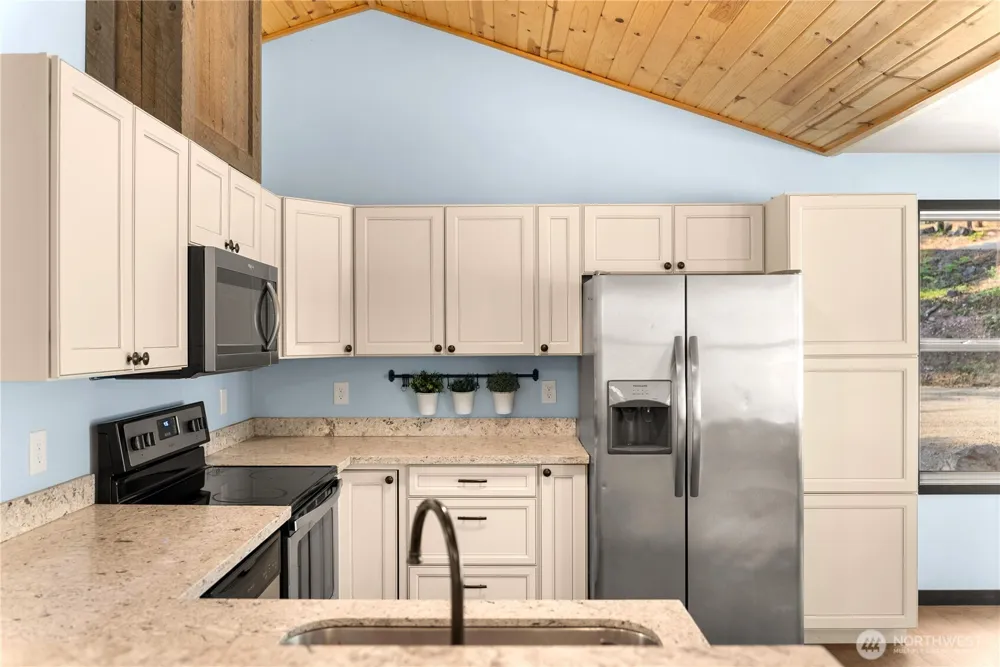 21 Liberty Lane Mazama, WA 98833