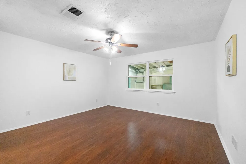 6517 S Briar Bayou Drive Houston, TX 77072