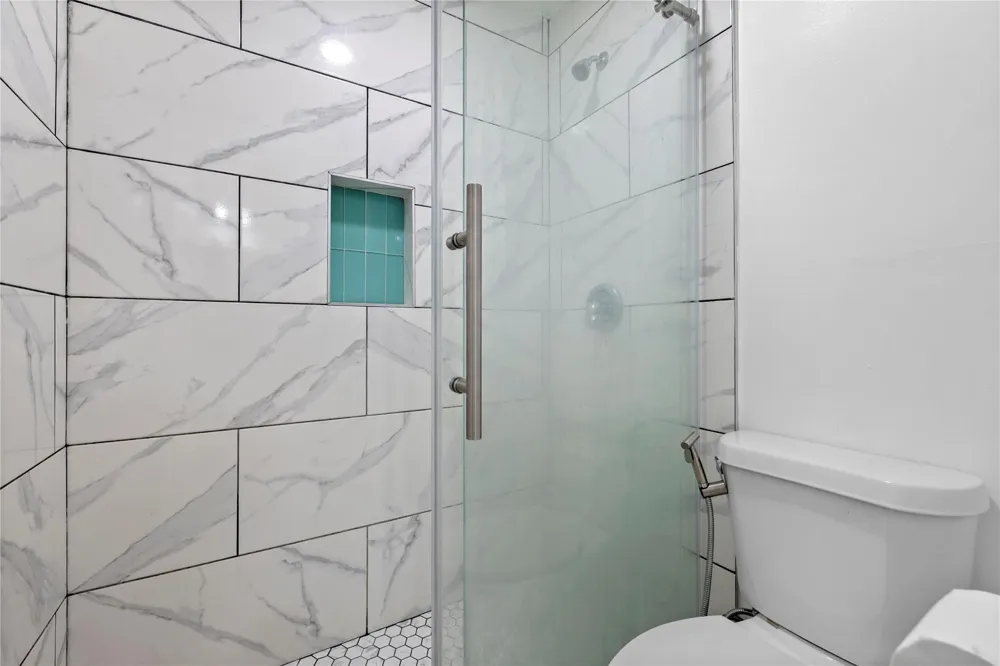 6517 S Briar Bayou Drive Houston, TX 77072