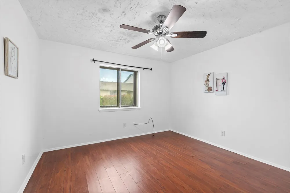 6517 S Briar Bayou Drive Houston, TX 77072