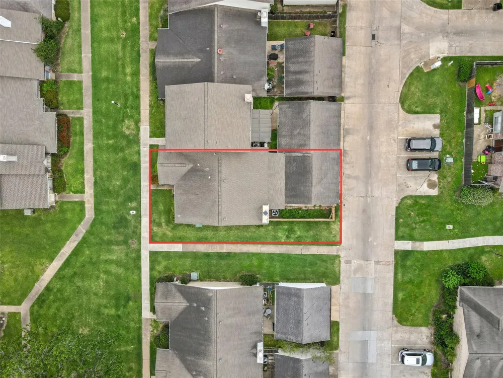 6517 S Briar Bayou Drive Houston, TX 77072