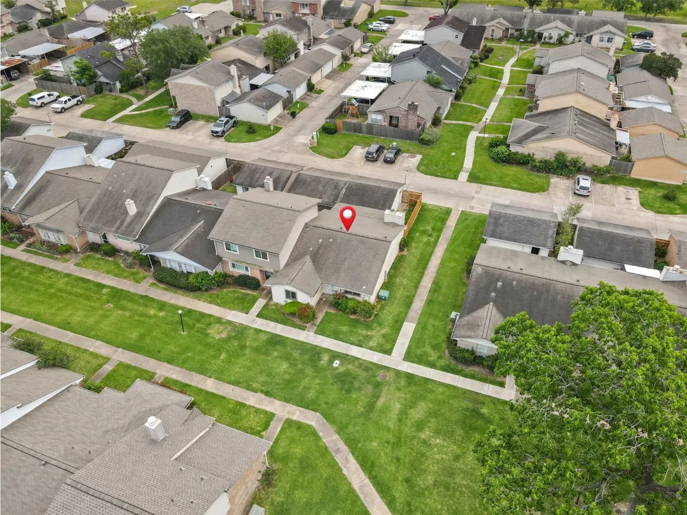 6517 S Briar Bayou Drive Houston, TX 77072