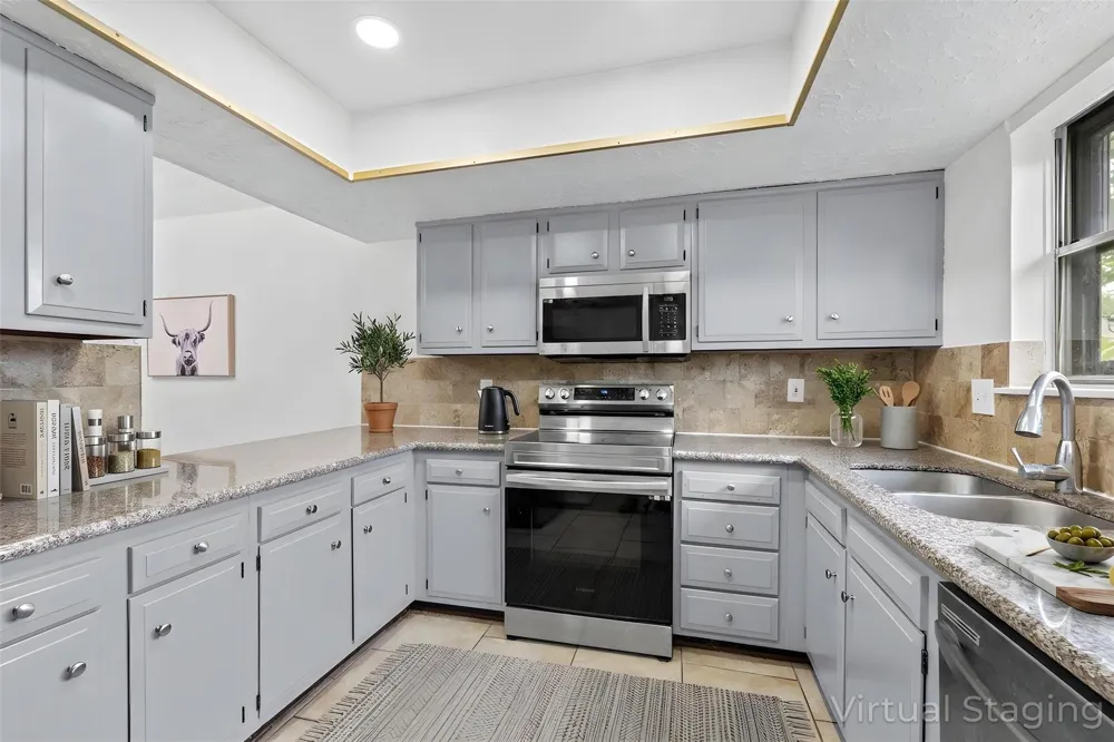6517 S Briar Bayou Drive Houston, TX 77072
