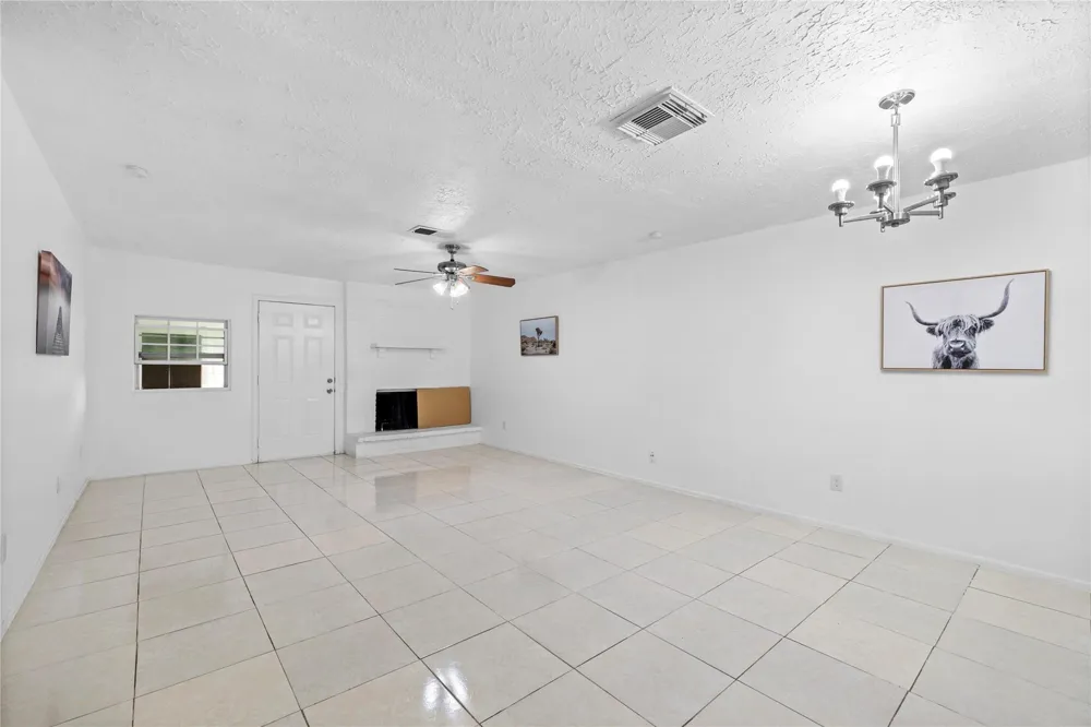 6517 S Briar Bayou Drive Houston, TX 77072