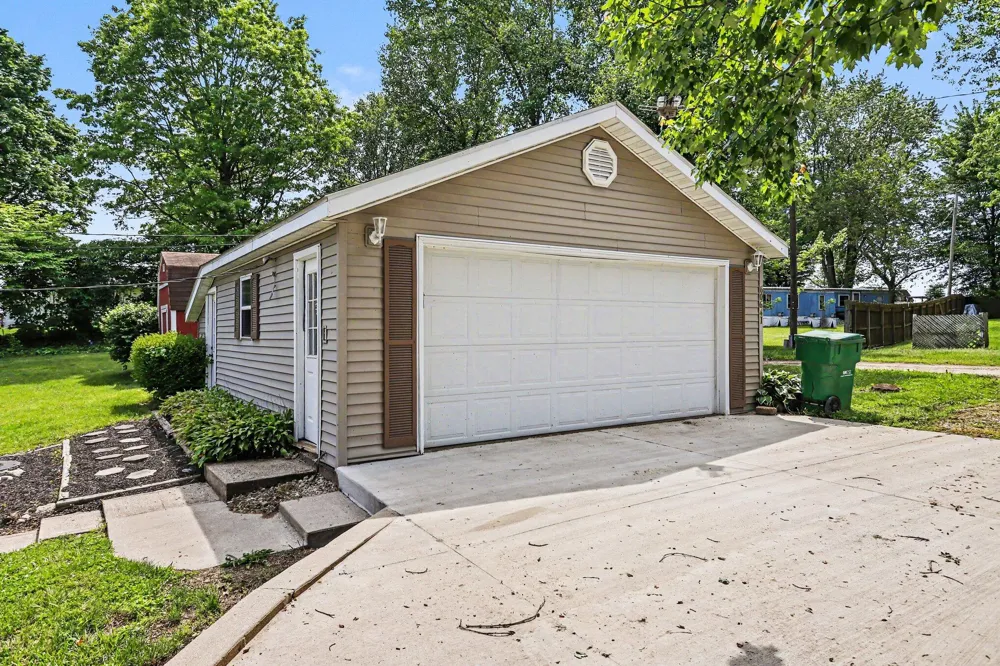 60641 Lennon Street Sturgis, MI 49091