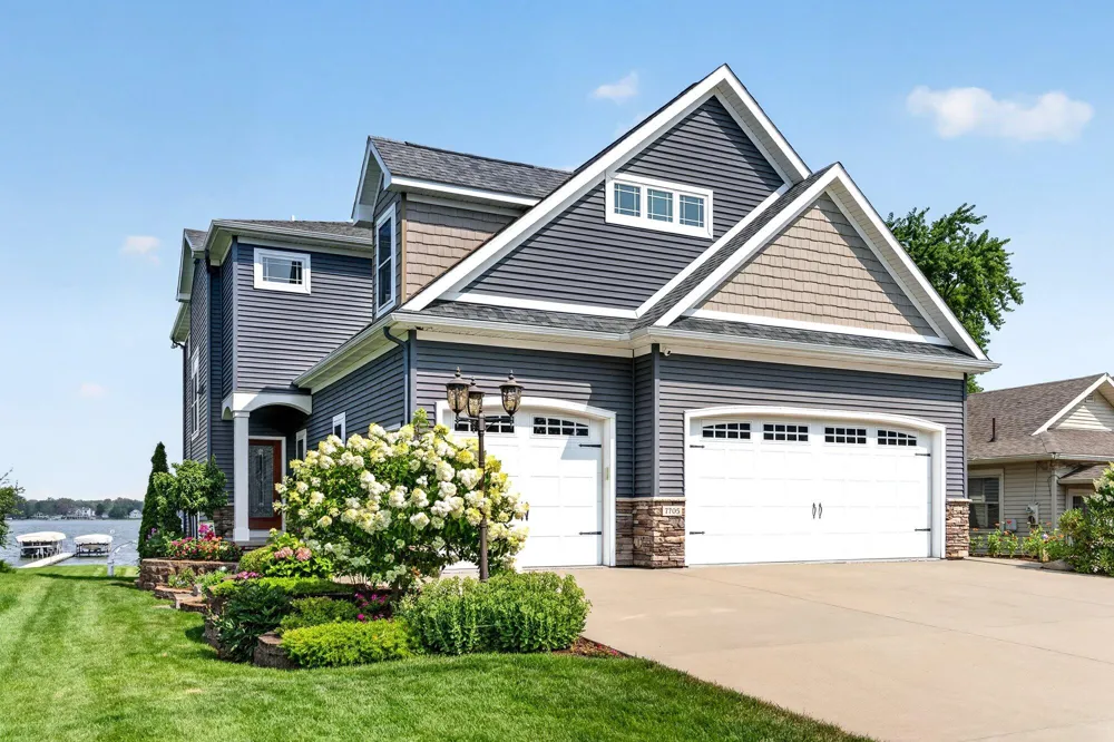 7705 S Indian Lake Drive Vicksburg, MI 49097