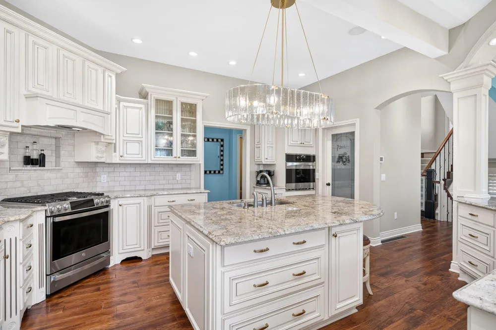7705 S Indian Lake Drive Vicksburg, MI 49097