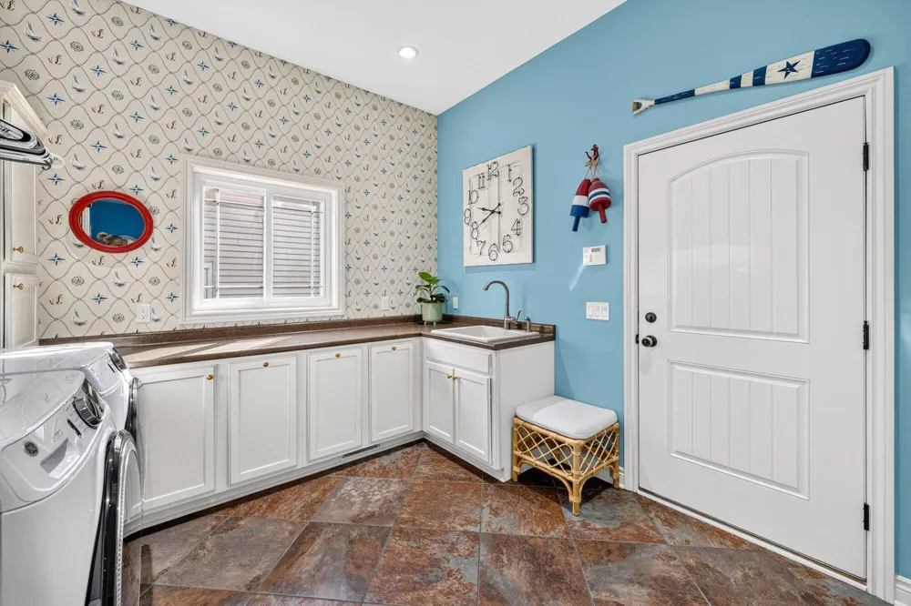 7705 S Indian Lake Drive Vicksburg, MI 49097