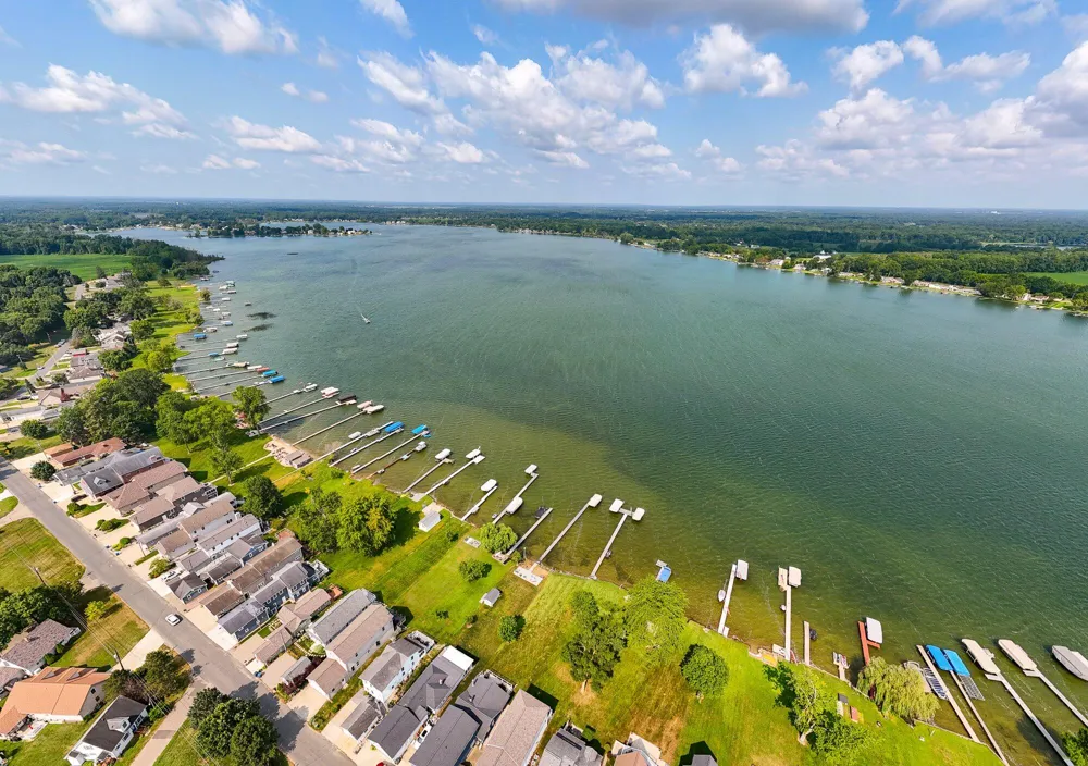 7705 S Indian Lake Drive Vicksburg, MI 49097