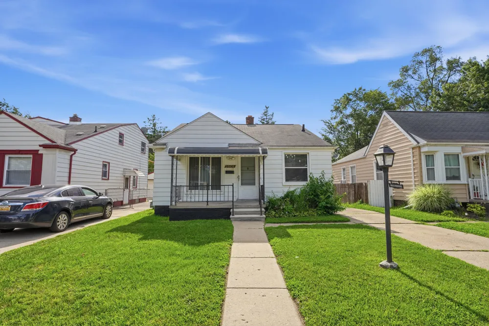 20435 Norborne Redford, MI 48240