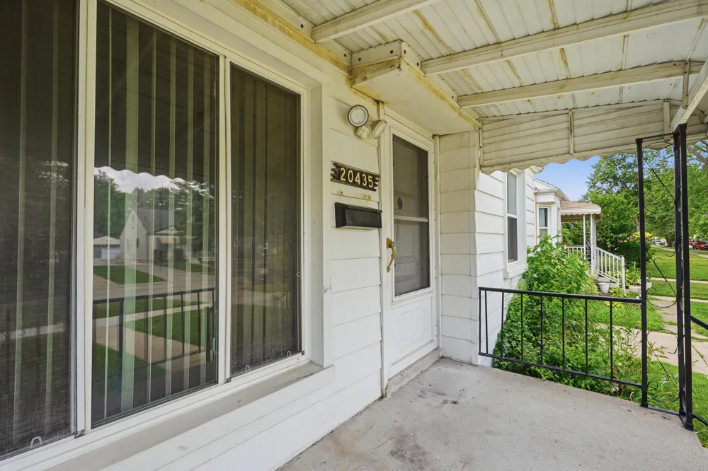 20435 Norborne Redford, MI 48240