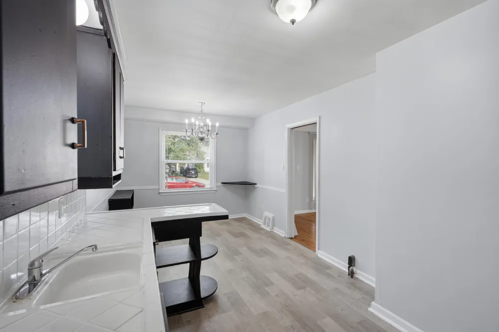 20435 Norborne Redford, MI 48240