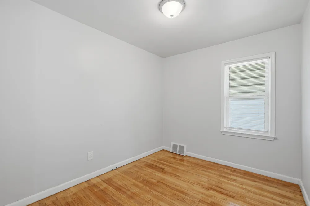 20435 Norborne Redford, MI 48240