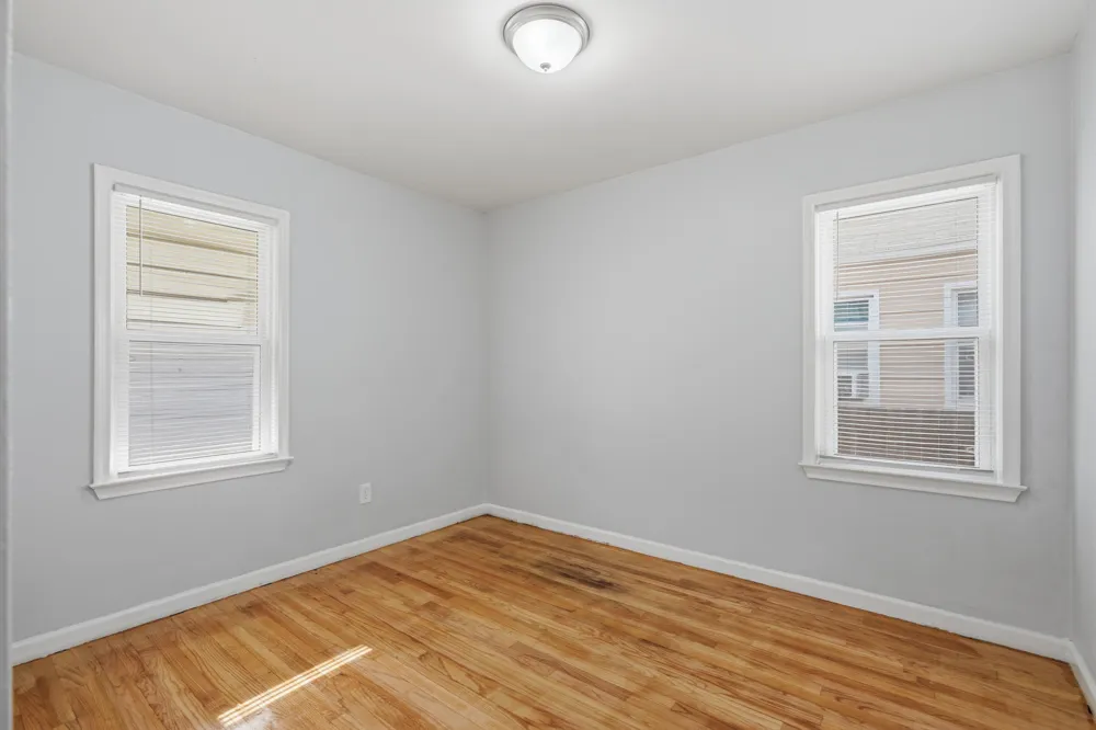 20435 Norborne Redford, MI 48240