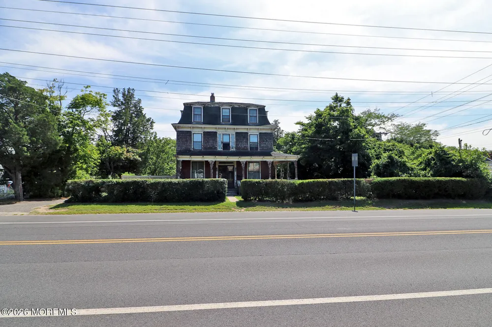 105 E Bay Avenue Manahawkin, NJ 08050