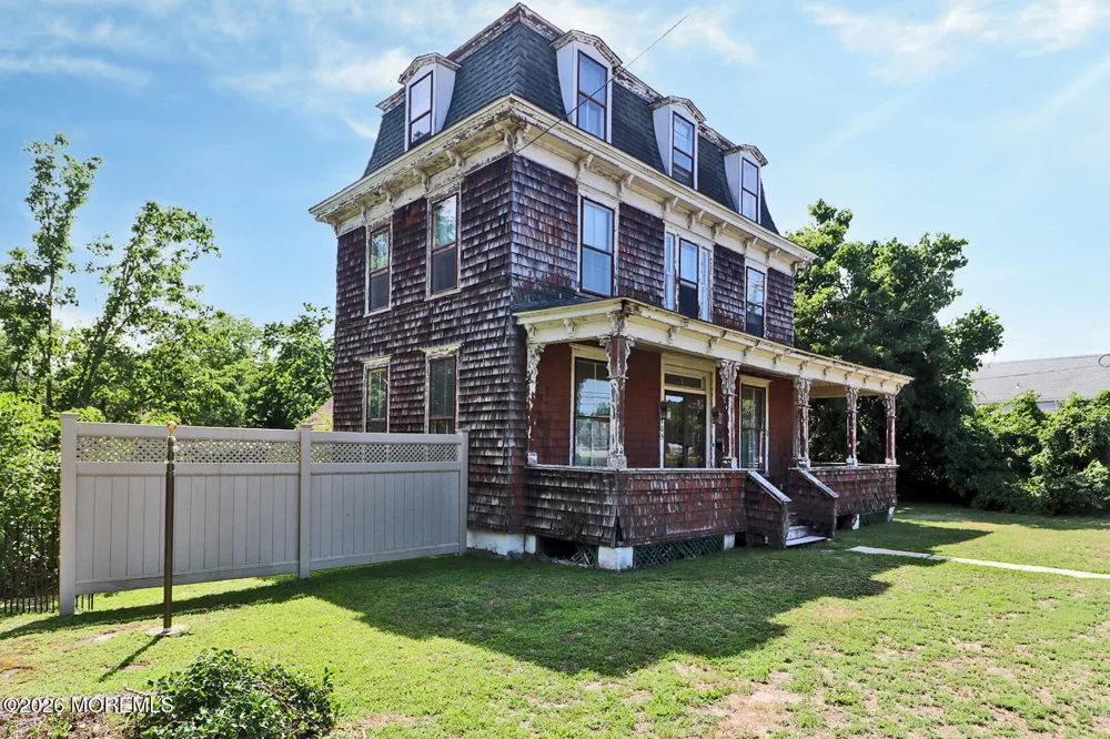 105 E Bay Avenue Manahawkin, NJ 08050