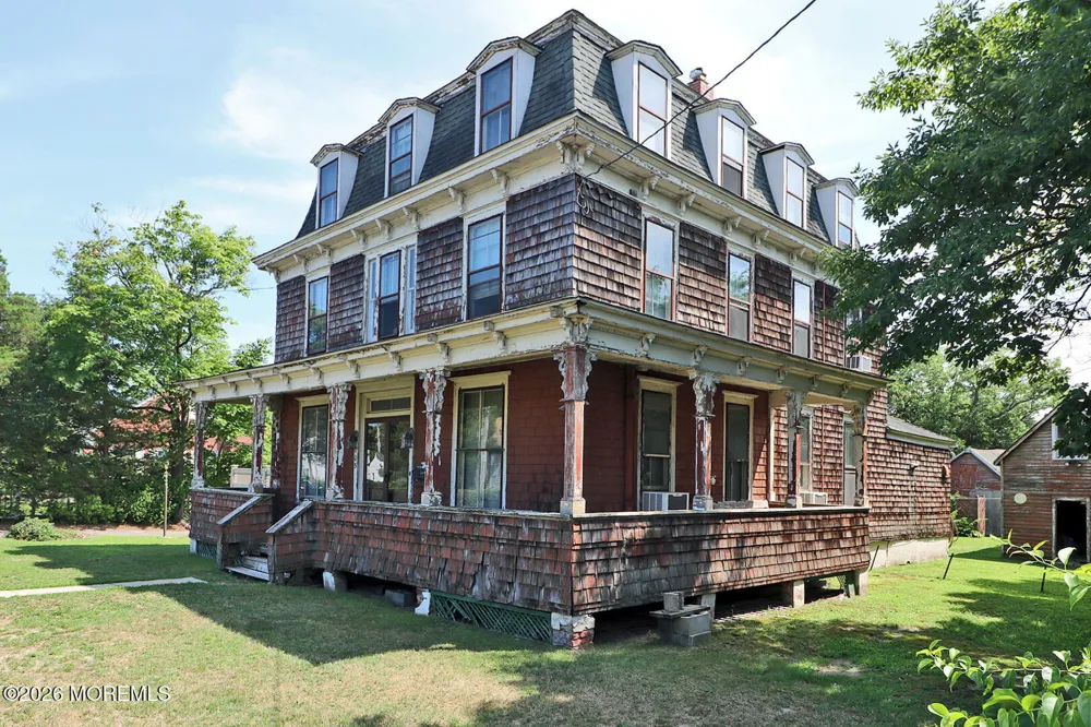 105 E Bay Avenue Manahawkin, NJ 08050