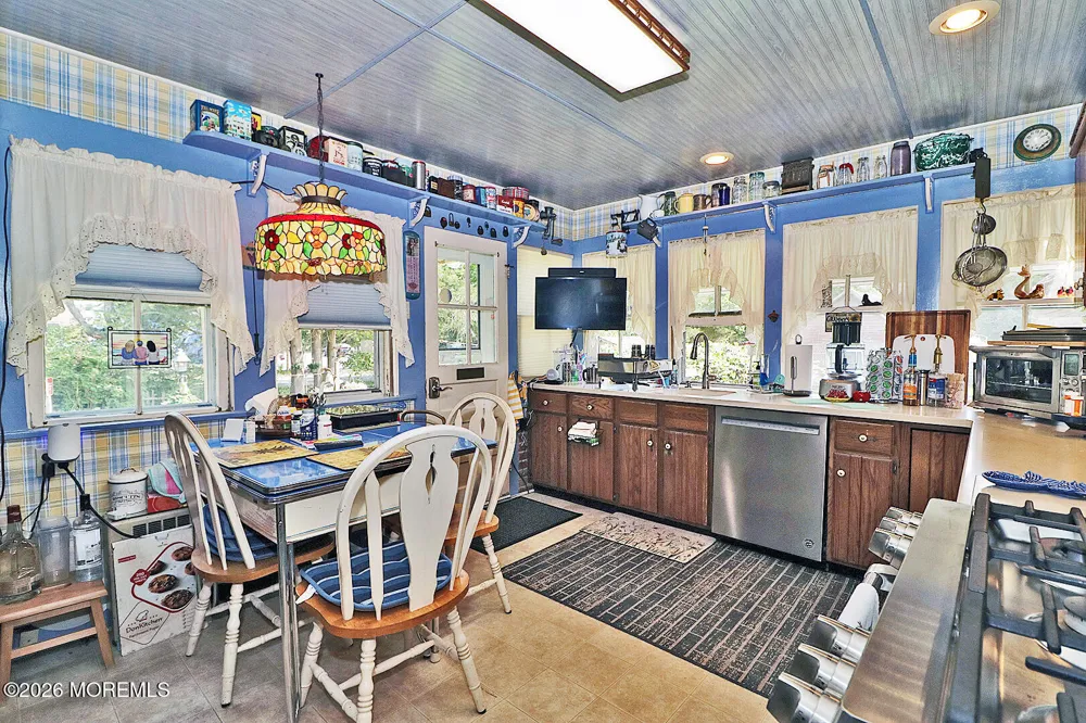 105 E Bay Avenue Manahawkin, NJ 08050