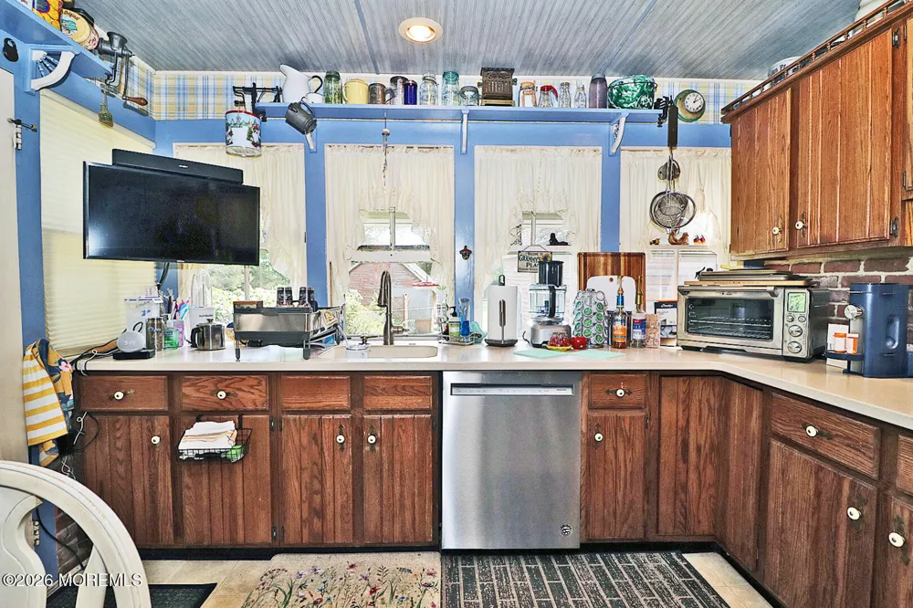 105 E Bay Avenue Manahawkin, NJ 08050