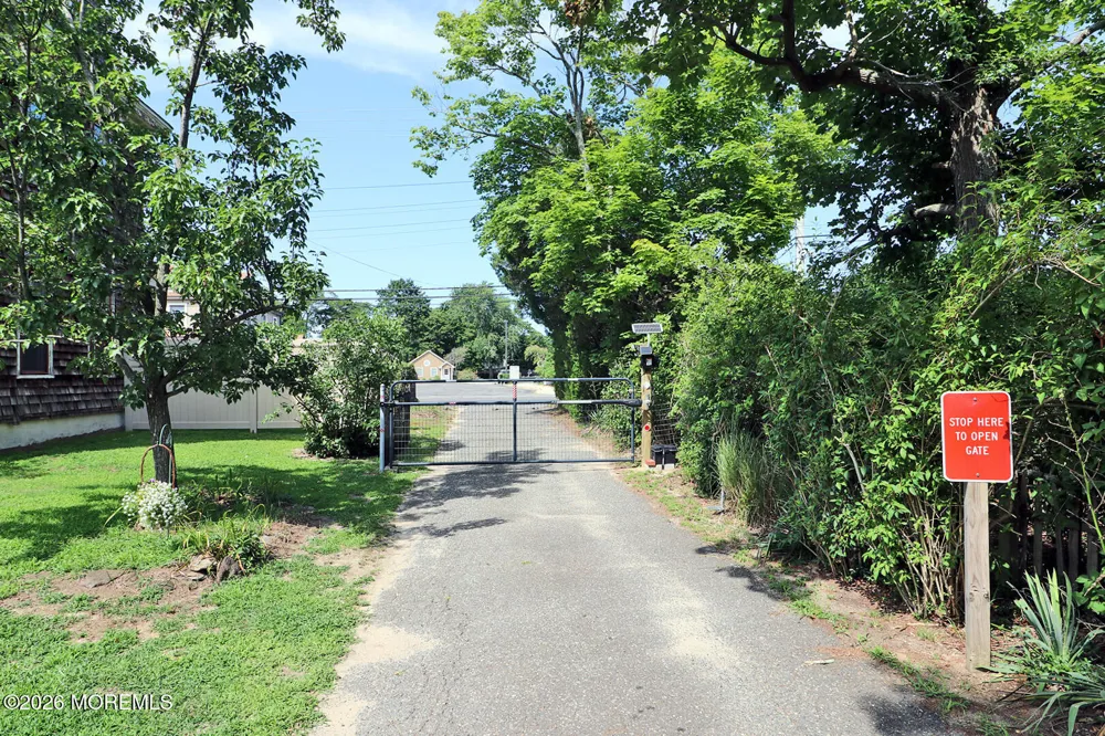 105 E Bay Avenue Manahawkin, NJ 08050