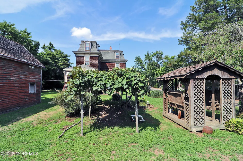 105 E Bay Avenue Manahawkin, NJ 08050