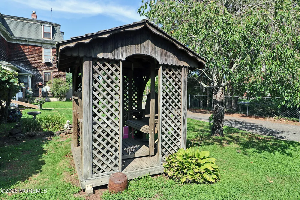 105 E Bay Avenue Manahawkin, NJ 08050