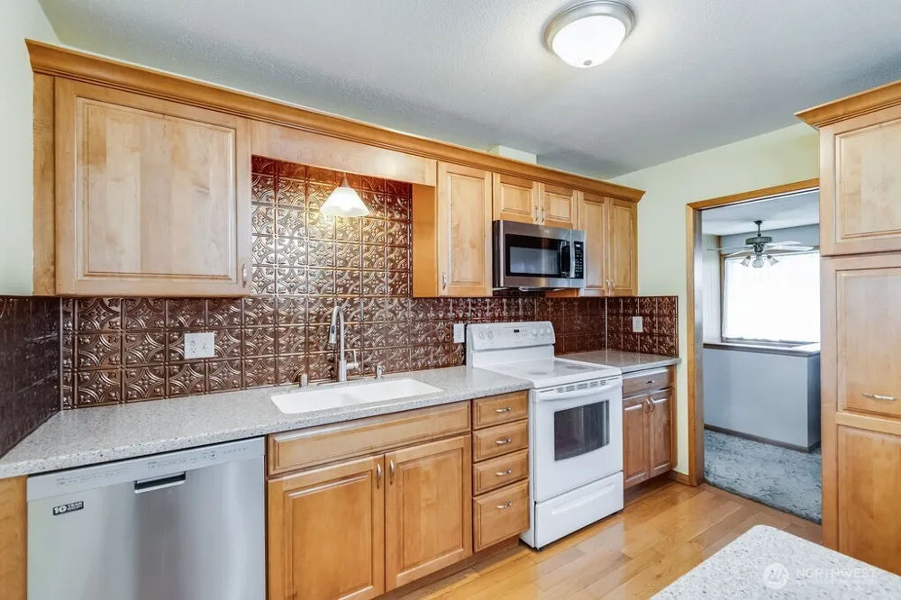 4012 W Deschutes Avenue Kennewick, WA 99336