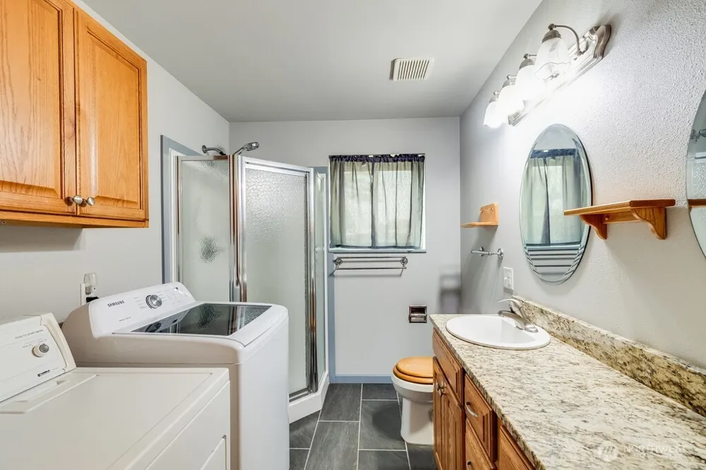4012 W Deschutes Avenue Kennewick, WA 99336