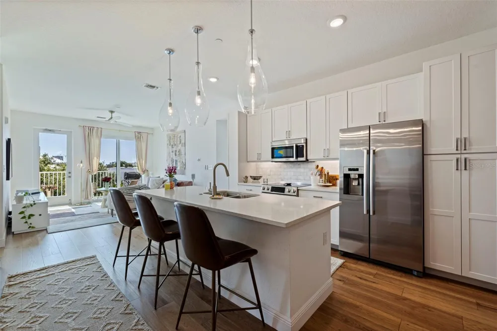 644 3RD AVENUE S #403 St Petersburg, FL 33701