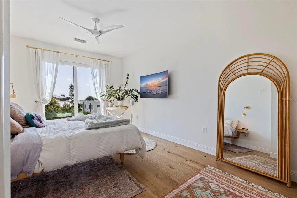 644 3RD AVENUE S #403 St Petersburg, FL 33701