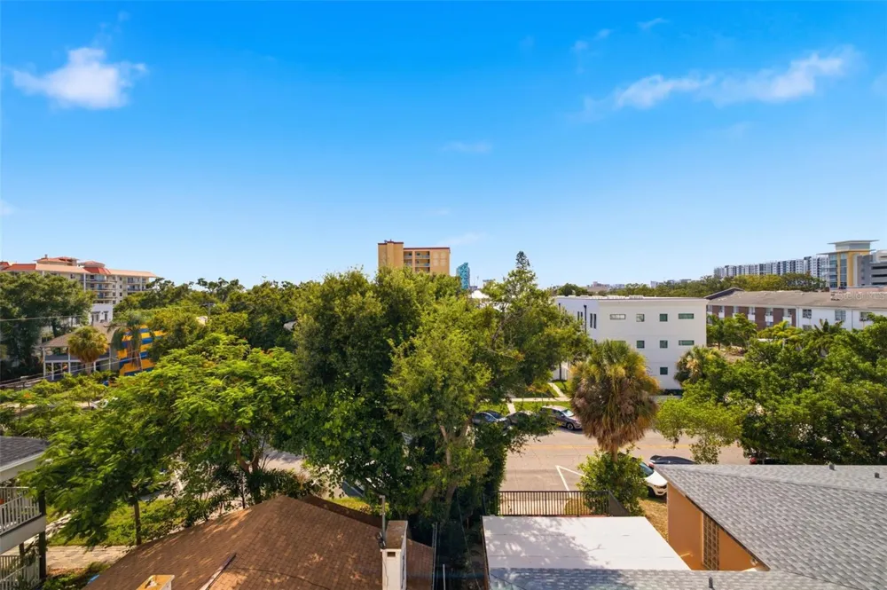 644 3RD AVENUE S #403 St Petersburg, FL 33701