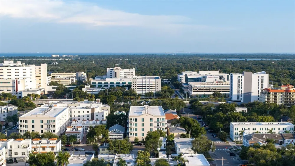 644 3RD AVENUE S #403 St Petersburg, FL 33701