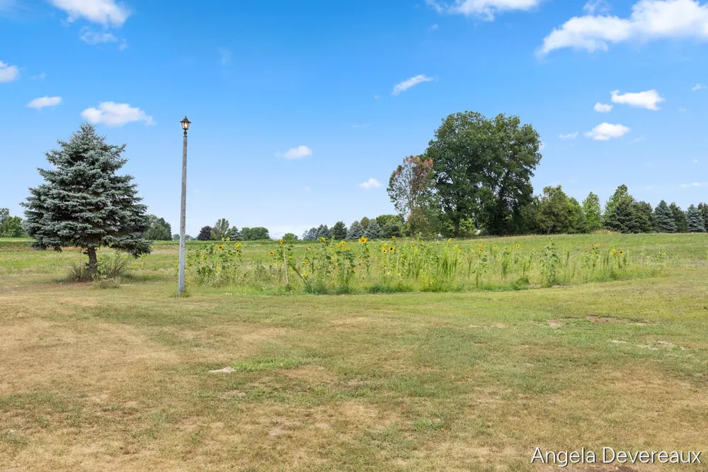 2637 17 Mile Road Kent City, MI 49330