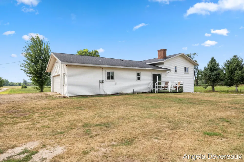 2637 17 Mile Road Kent City, MI 49330