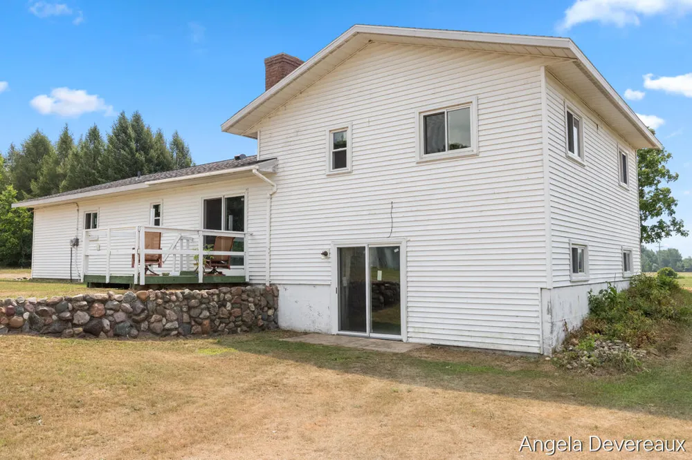 2637 17 Mile Road Kent City, MI 49330