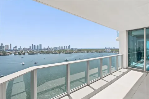 17301 Biscayne Blvd #2010