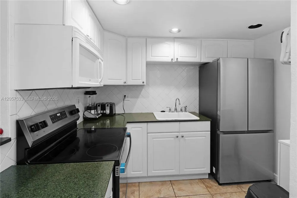 8617 SW 68th Ct #24 Pinecrest, FL 33156