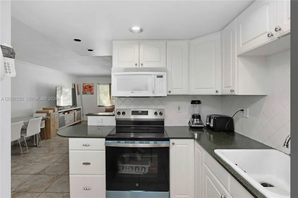 8617 SW 68th Ct #24 Pinecrest, FL 33156