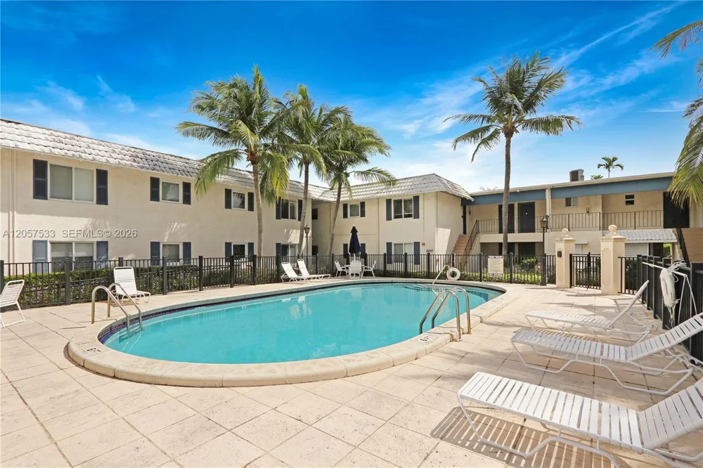 8617 SW 68th Ct #24 Pinecrest, FL 33156