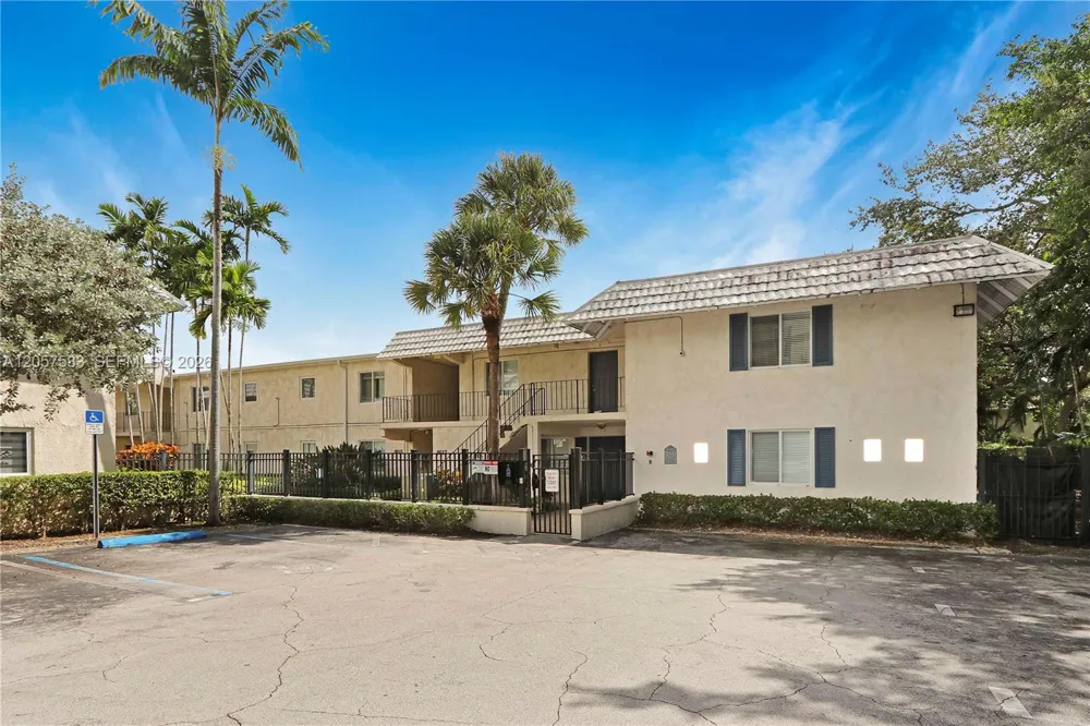 8617 SW 68th Ct #24 Pinecrest, FL 33156