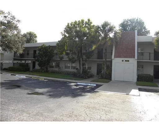 4000 Cypress Dr #205 Pompano Beach, FL 33069