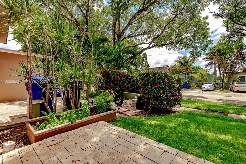 1413 15th Ave #8 Hollywood, FL 33020