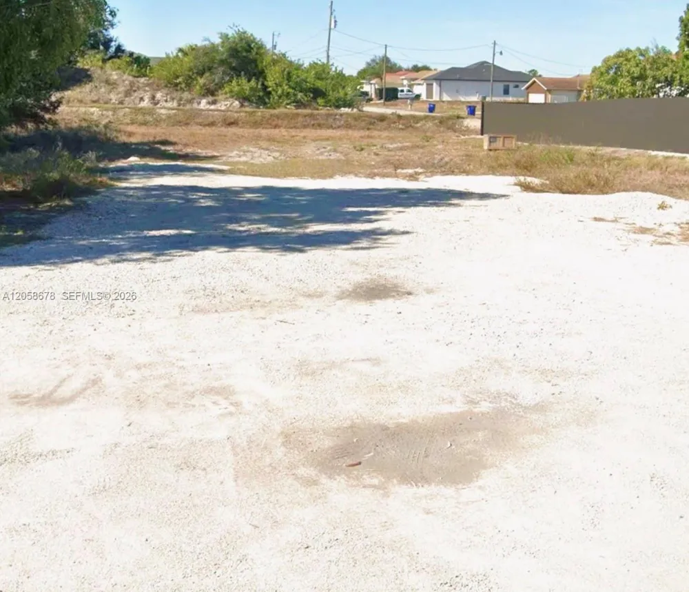 705 LABRADOR AVE N Lehigh Acres, FL 33971